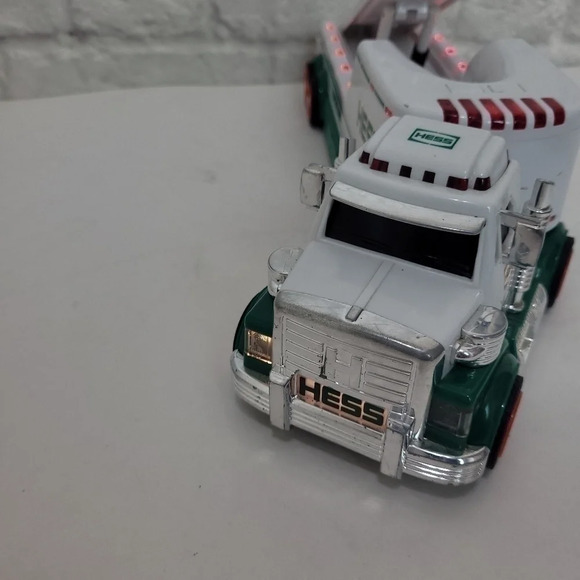 Hess Toy Truck and Jet Collectible 2010 - Picture 14 of 17